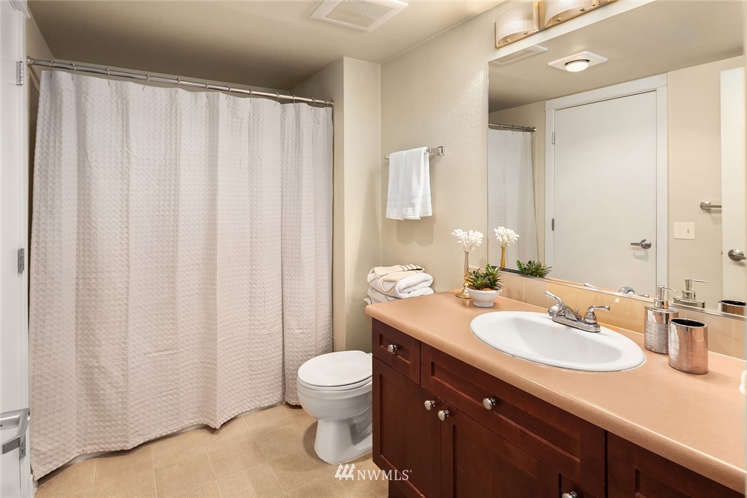 9805 Avondale Road Northeast, Unit R249 Redmond, WA 98052 - Photo 9 of 10 Gallery Image 9