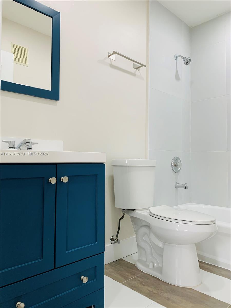 17650 Northwest 73rd Avenue, Unit 202 Hialeah, FL 33015 - Photo 7 of 19