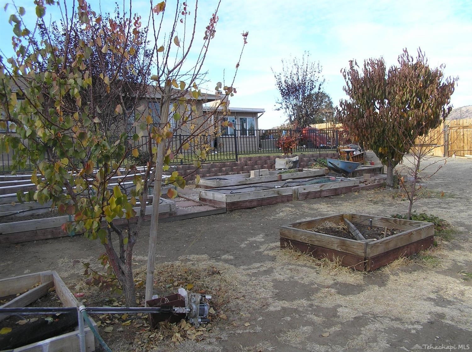 19900 Meadows Road Tehachapi, CA 93561 - Photo 29 of 42 Gallery Image 29