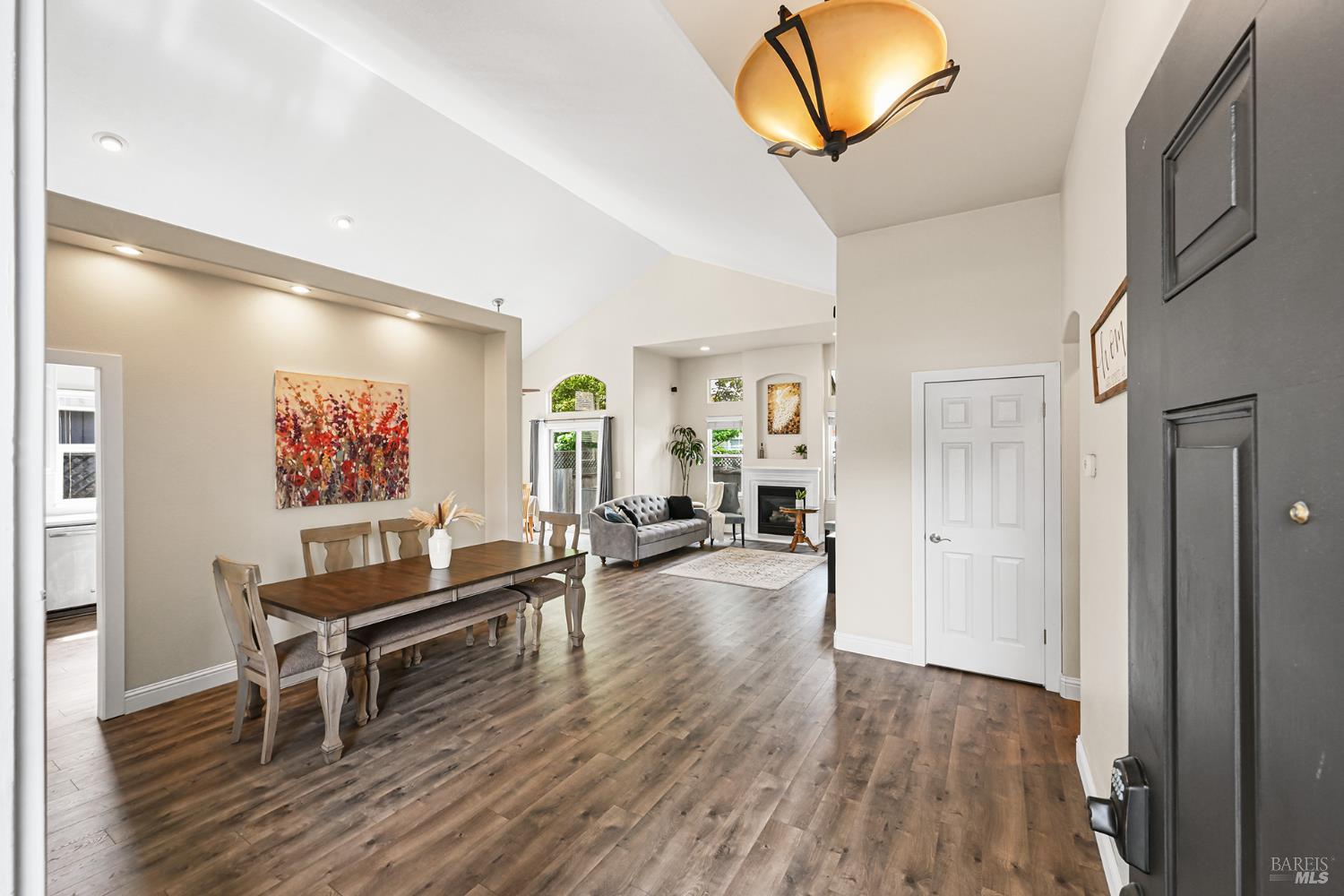 4721 Starbuck Avenue Santa Rosa, CA 95409 - Photo 5 of 53