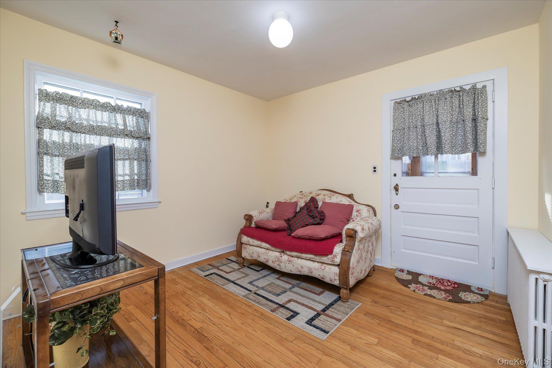 148 Amherst Road Valley Stream, NY 11581 - Photo 11 of 23