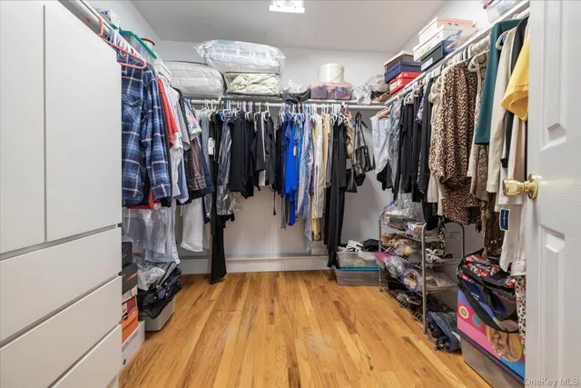 $835,000 | 148 Amherst Road, Valley Stream, NY 11581