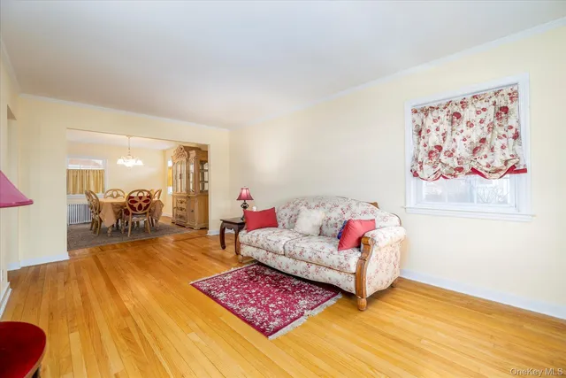 $835,000 | 148 Amherst Road, Valley Stream, NY 11581