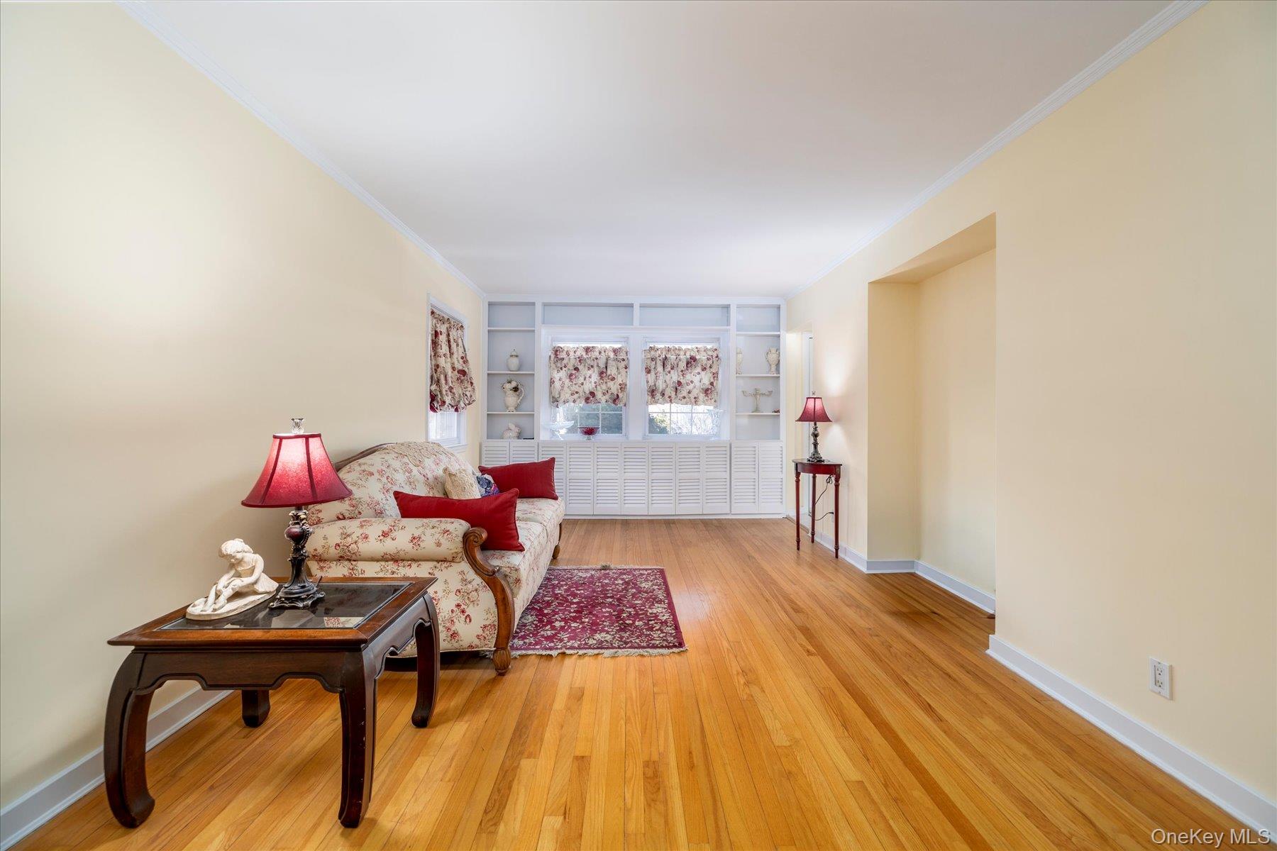 148 Amherst Road Valley Stream, NY 11581 - Photo 4 of 23