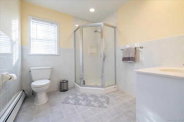 $835,000 | 148 Amherst Road, Valley Stream, NY 11581