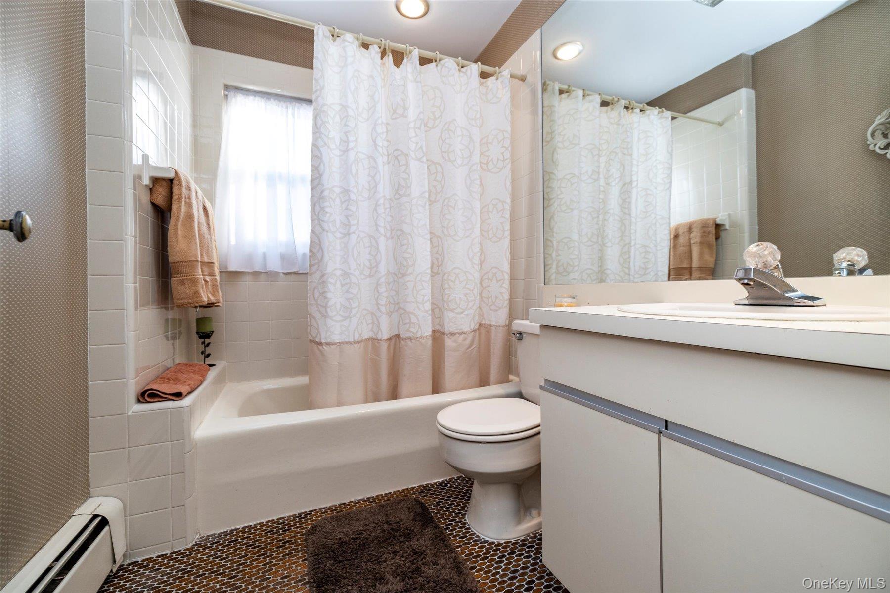 148 Amherst Road Valley Stream, NY 11581 - Photo 9 of 23