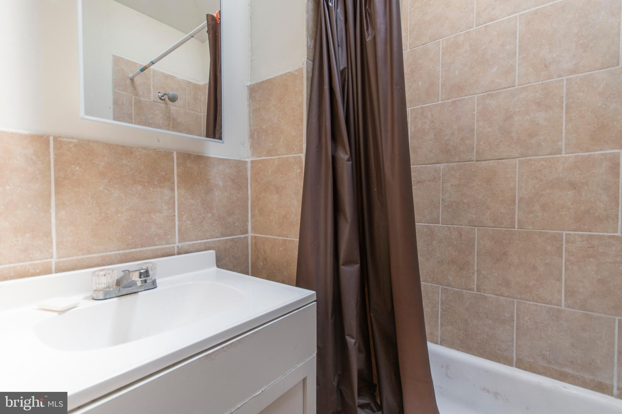 6525 Saybrook Avenue Philadelphia, PA 19142 - Photo 13 of 17