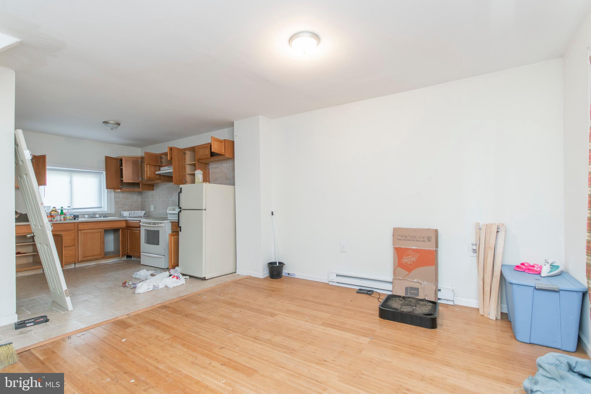 6525 Saybrook Avenue Philadelphia, PA 19142 - Photo 3 of 17