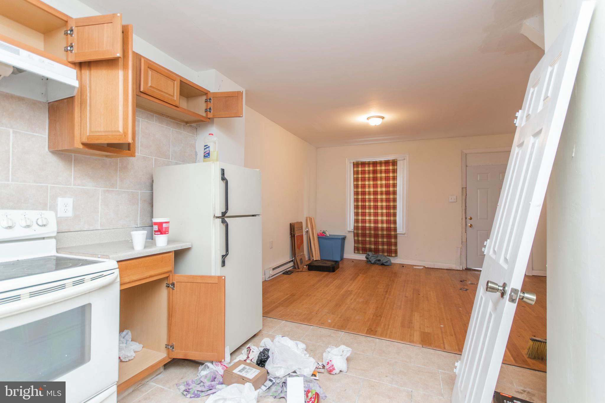 6525 Saybrook Avenue Philadelphia, PA 19142 - Photo 5 of 17