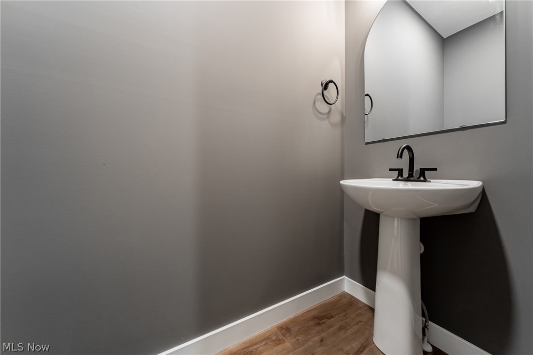 23425 Bryden Road Shaker Heights, OH 44122 - Photo 18 of 40 Powder Room