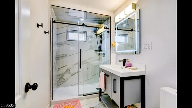 $1,800 | 1215 80th Street, Unit 2, North Bergen, NJ 07047