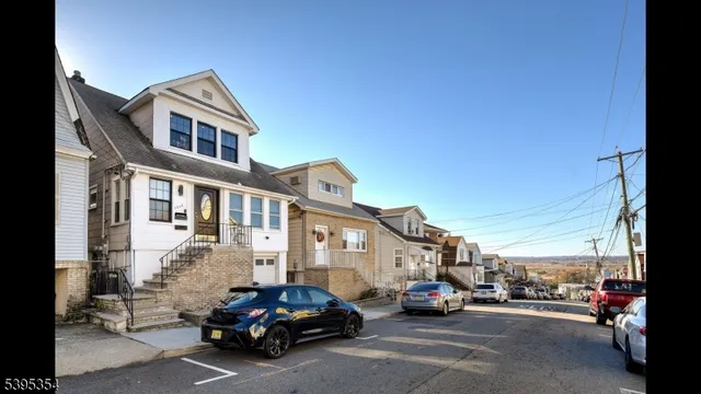 $1,800 | 1215 80th Street, Unit 2, North Bergen, NJ 07047