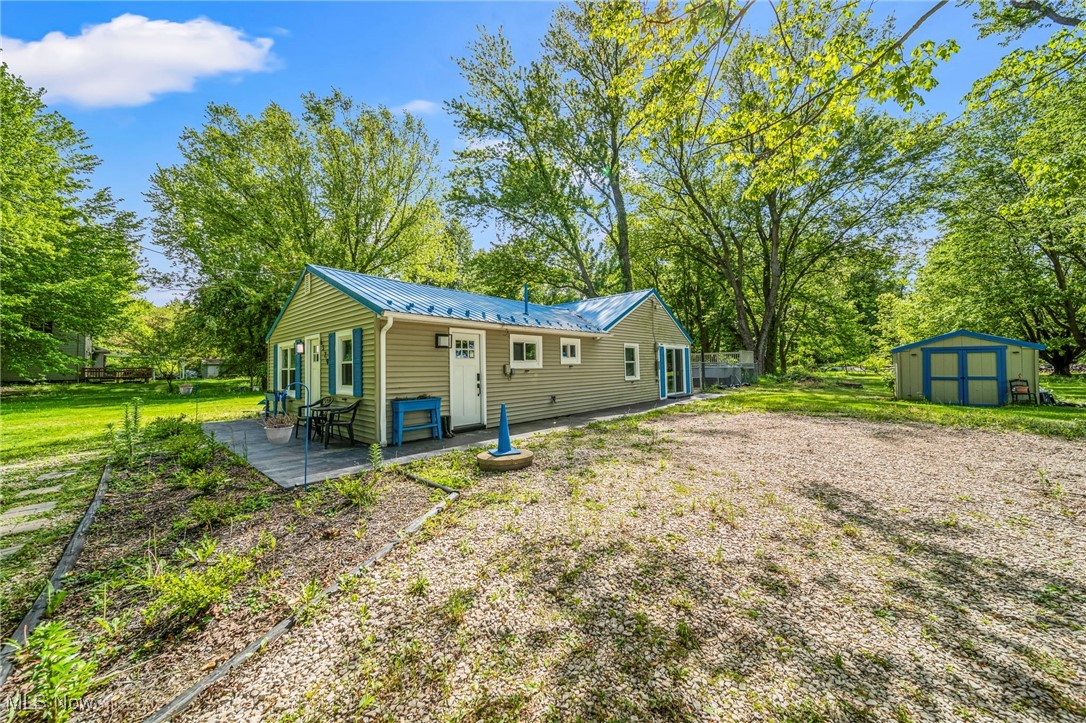 6329 Green Road Ashtabula, OH 44004 - Photo 4 of 42