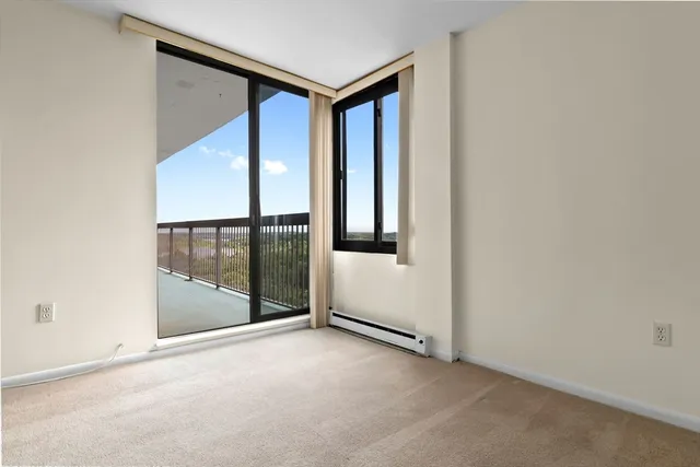 a close view of a bathtub in bathroom