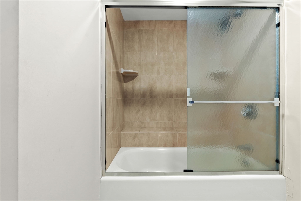 40 Village Road, Unit 1601 Middleton, MA 01949 - Photo 28 of 38 a close view of a bathtub in bathroom