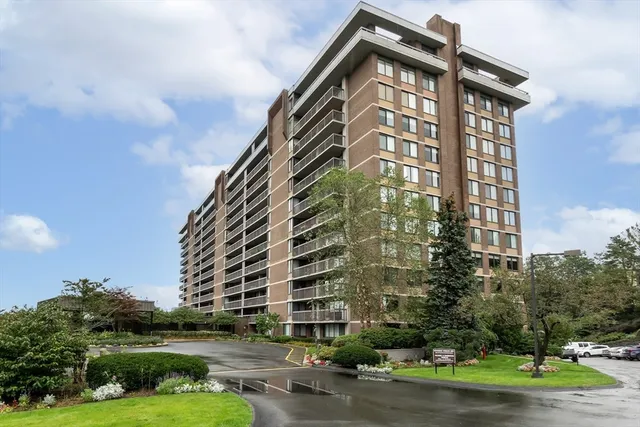 $499,900 | 40 Village Road, Unit 1601, Middleton, MA 01949