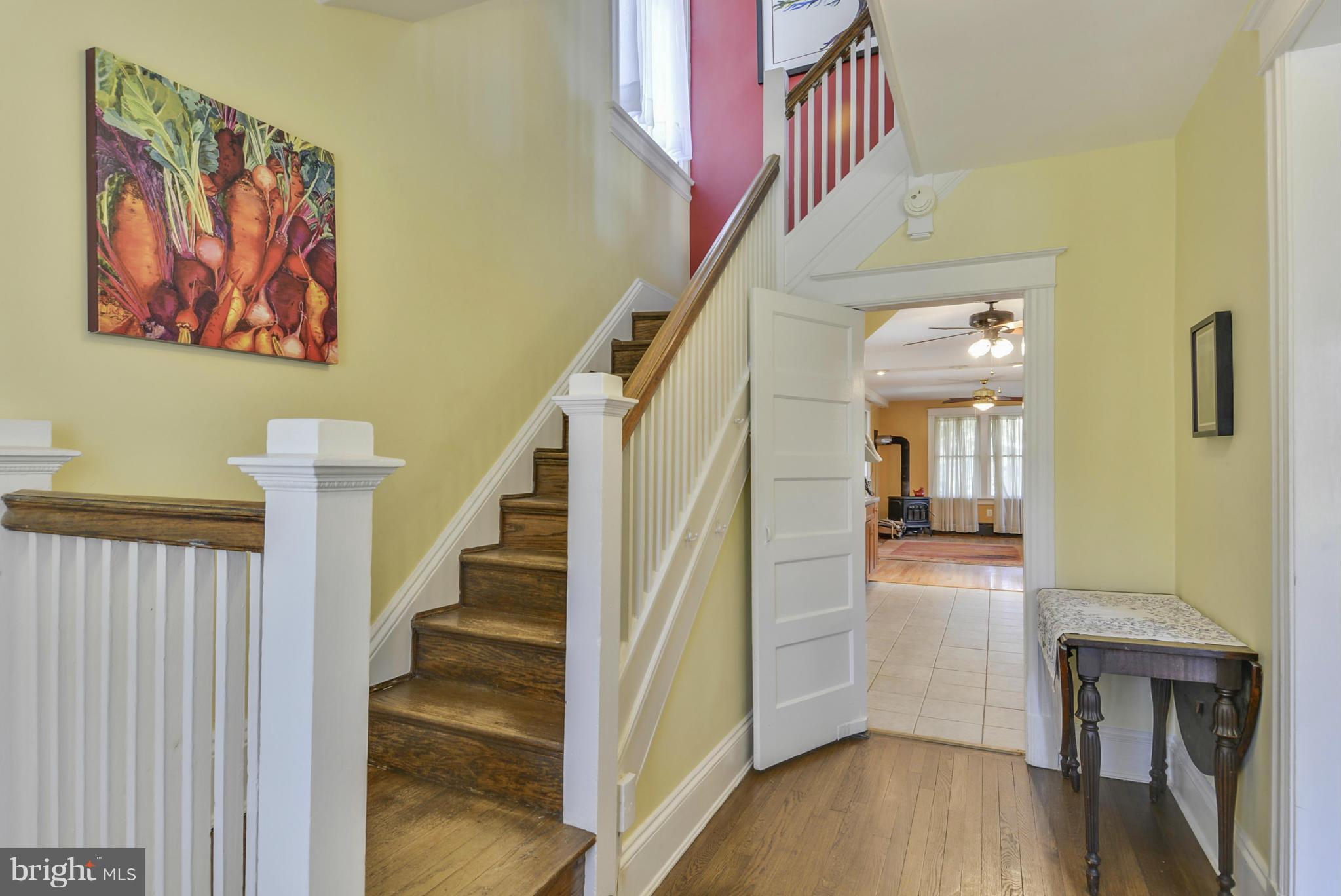 727 Chesapeake Avenue Silver Spring, MD 20910 - Photo 3 of 29 foyer