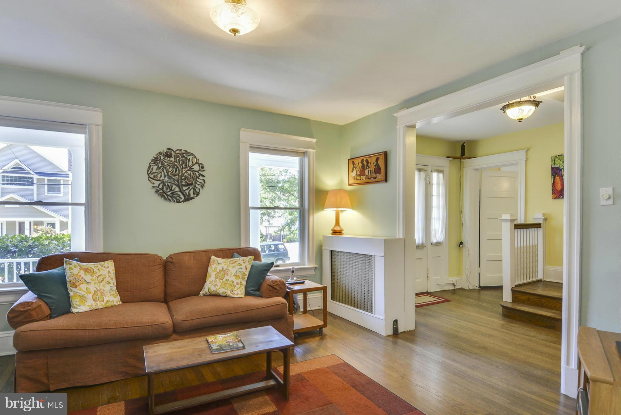 727 Chesapeake Avenue Silver Spring, MD 20910 - Photo 6 of 29 Living Room