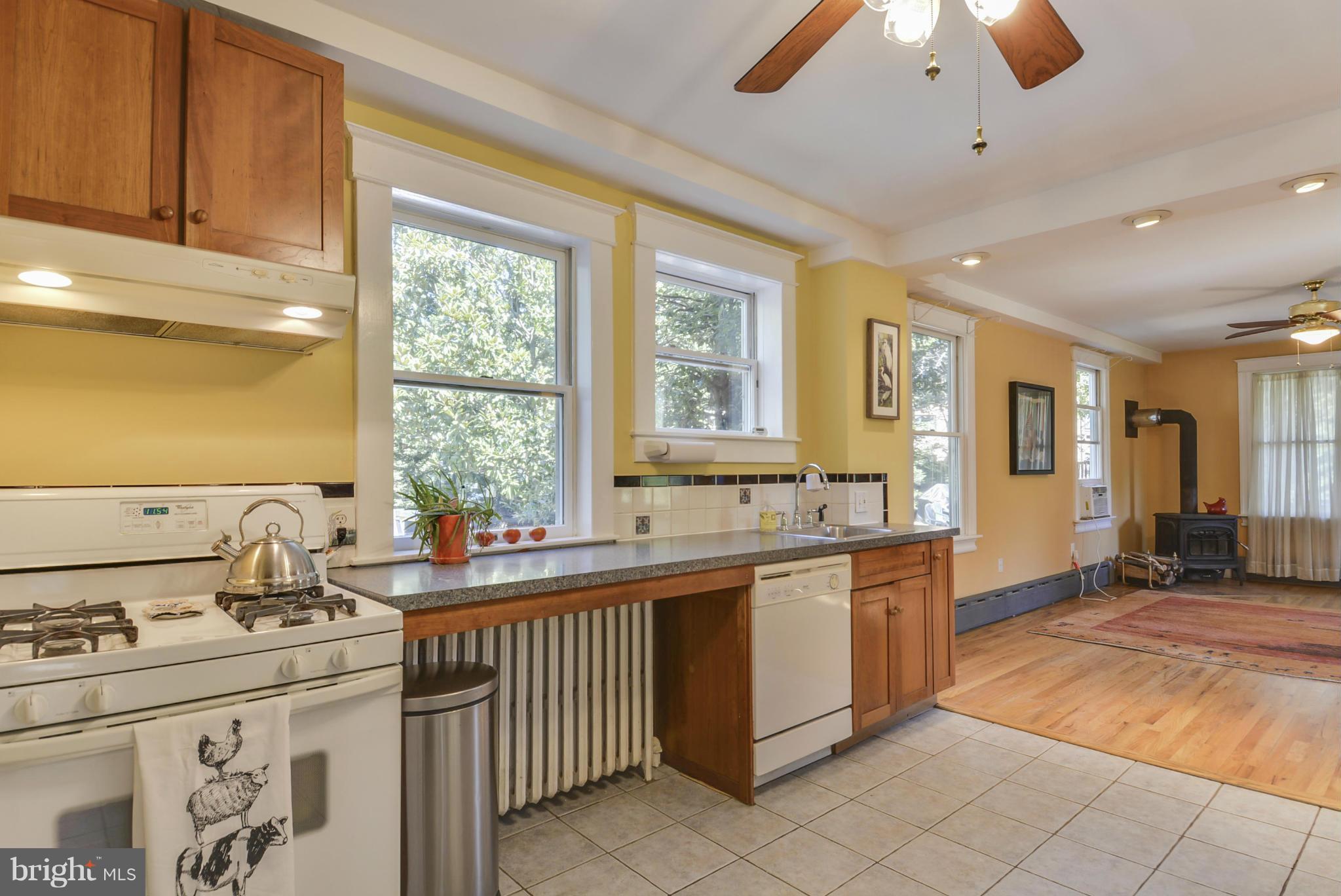 727 Chesapeake Avenue Silver Spring, MD 20910 - Photo 9 of 29 Kitchen