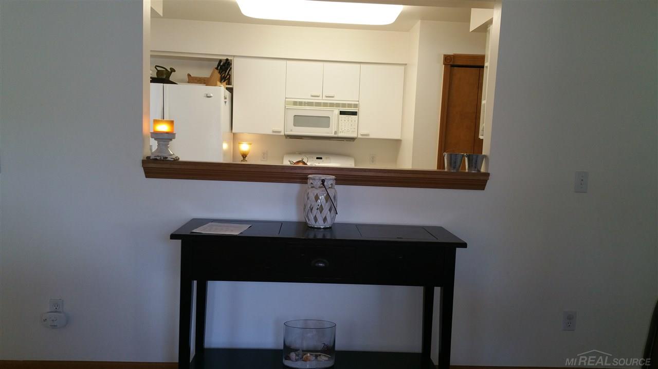 462 East South Boulevard Rochester, MI 48307 - Photo 11 of 64