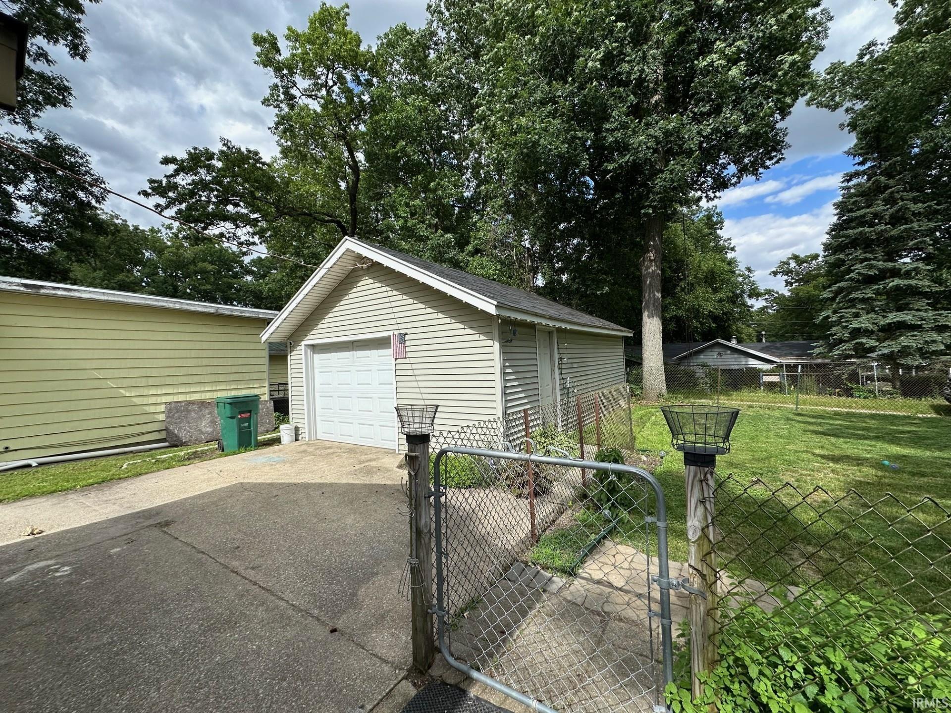 7798 North Topinabee Road Walkerton, IN 46574 - Photo 3 of 20 Gallery Image 3
