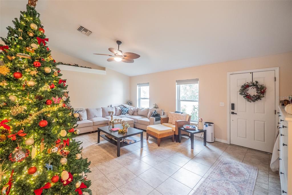 7035 Southwest 136th Court Road Ocala, FL 34481 - Photo 2 of 46