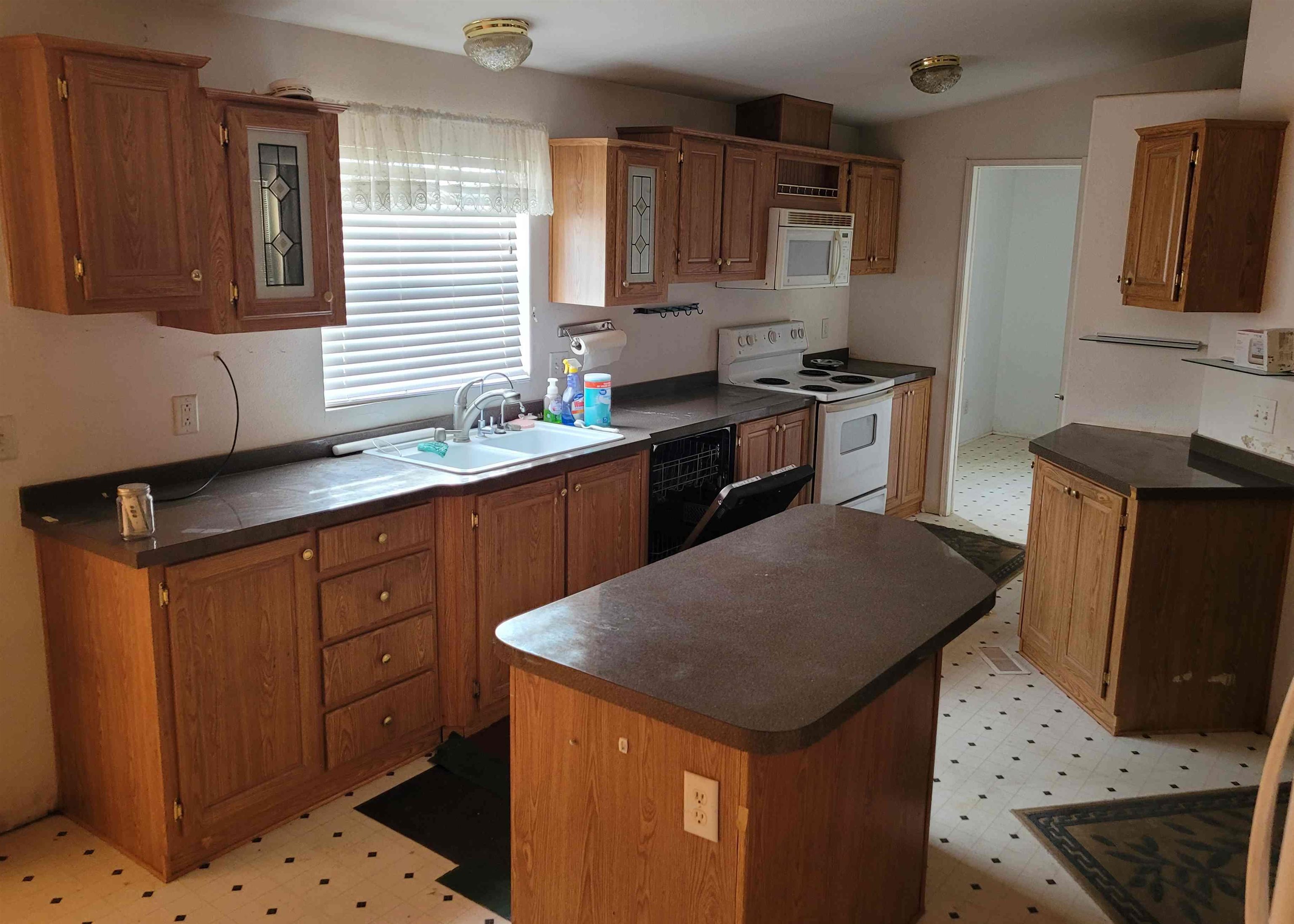 609 South Brooks Road Medical Lake, WA 99022 - Photo 8 of 12