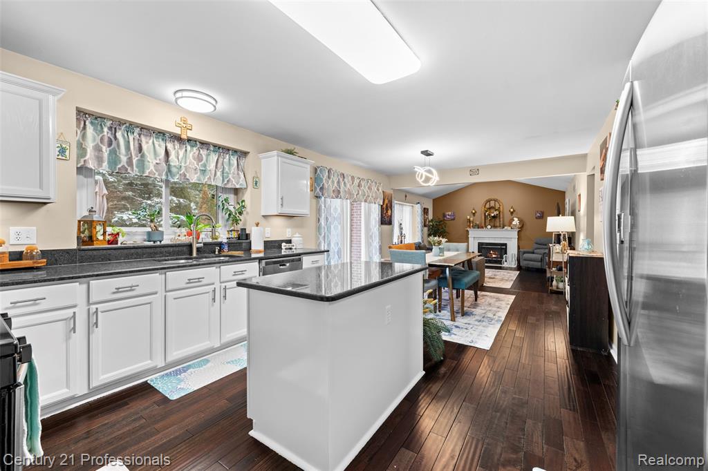 3814 Beechcrest Road Rochester Hills, MI 48309 - Photo 11 of 49