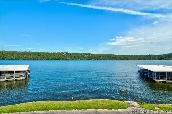 $159,900 | 405 Osage Heritage Circle, Unit 1B, Linn Creek, MO 65052