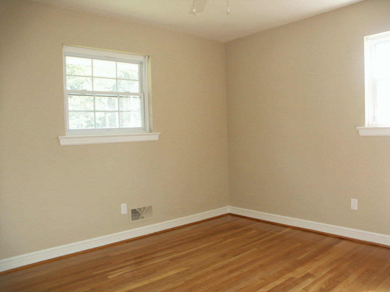 5929 Merriman Road Roanoke, VA 24018 - Photo 6 of 8 one of three bedrooms