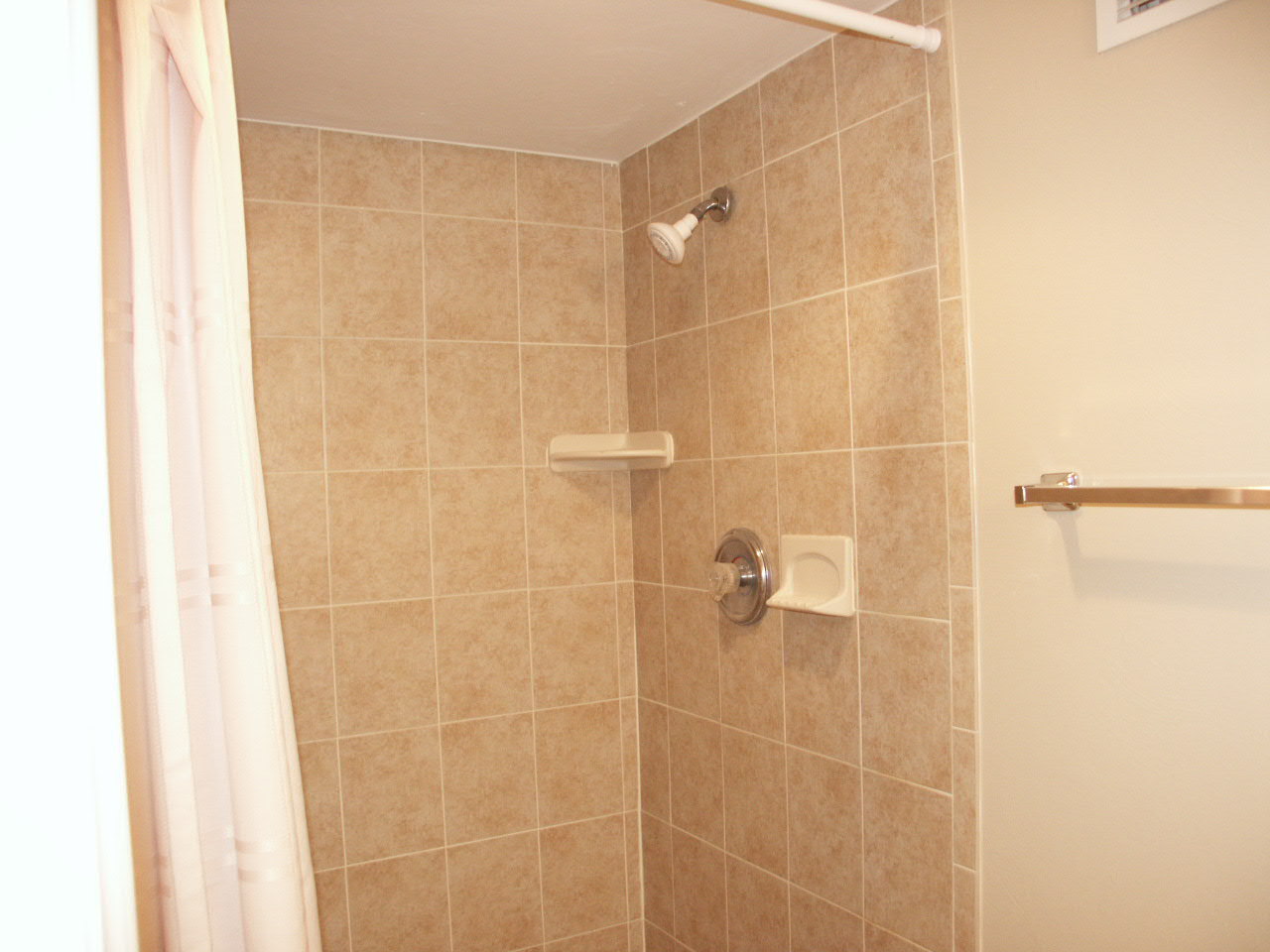 5929 Merriman Road Roanoke, VA 24018 - Photo 7 of 8 one of two baths