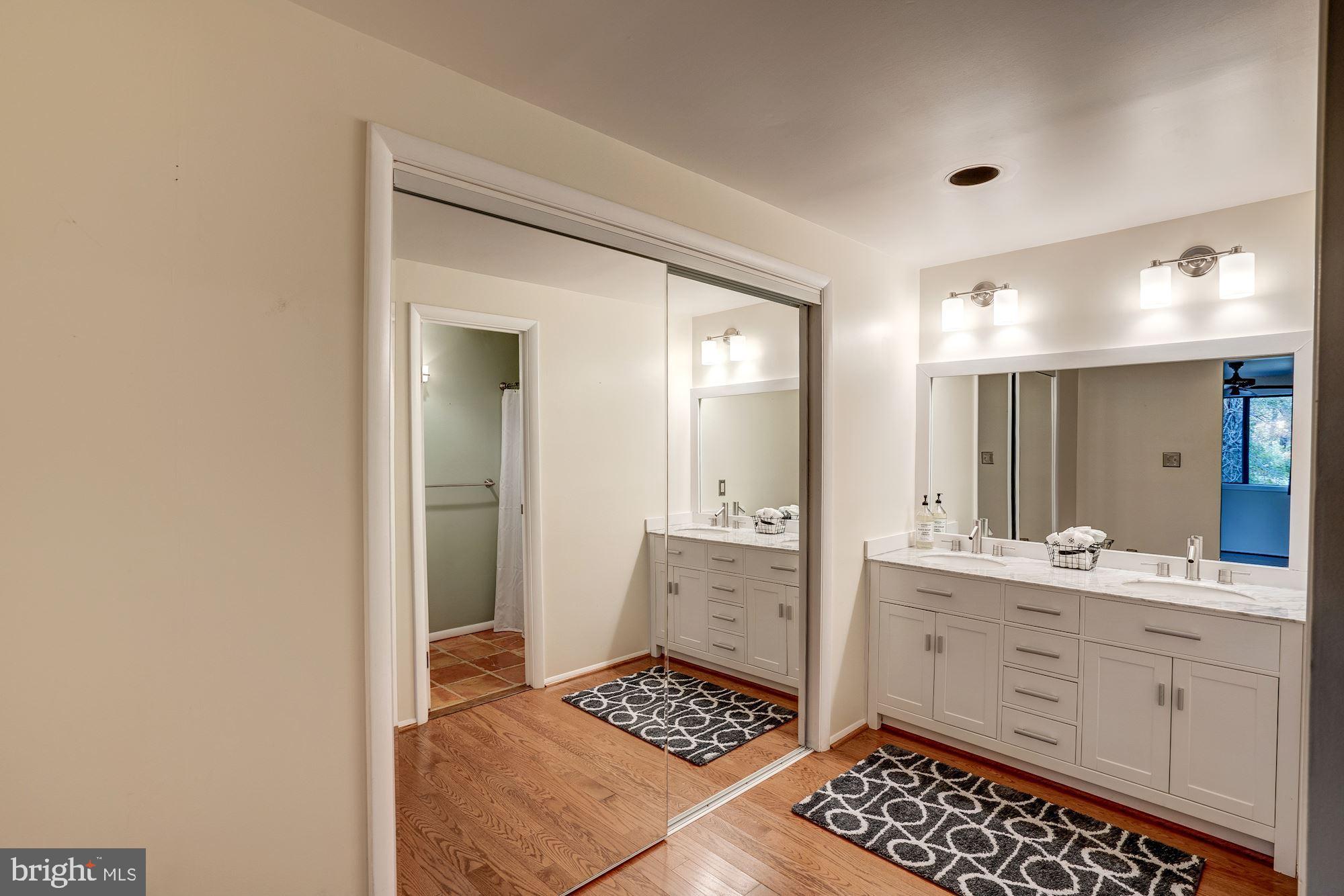 9205 Potomac Ridge Road Great Falls, VA 22066 - Photo 14 of 32 Gallery Image 14