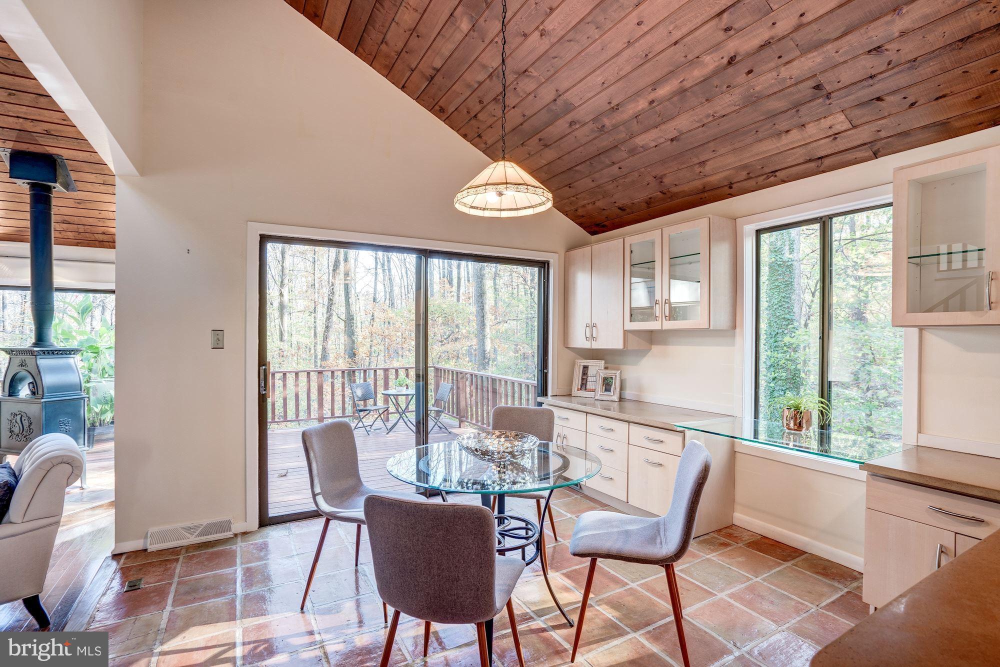 9205 Potomac Ridge Road Great Falls, VA 22066 - Photo 8 of 32 Gallery Image 8