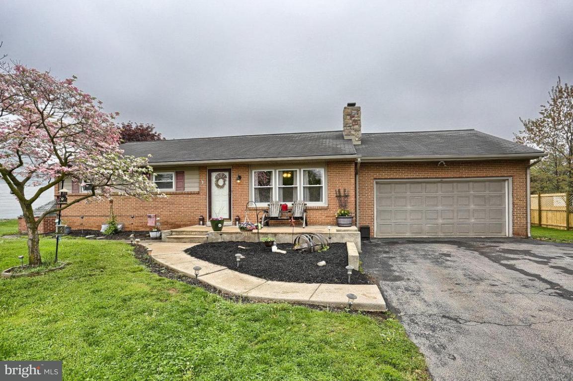 123 Oakview Road Lancaster, PA 17602 - Photo 1 of 32 Gallery Image 1