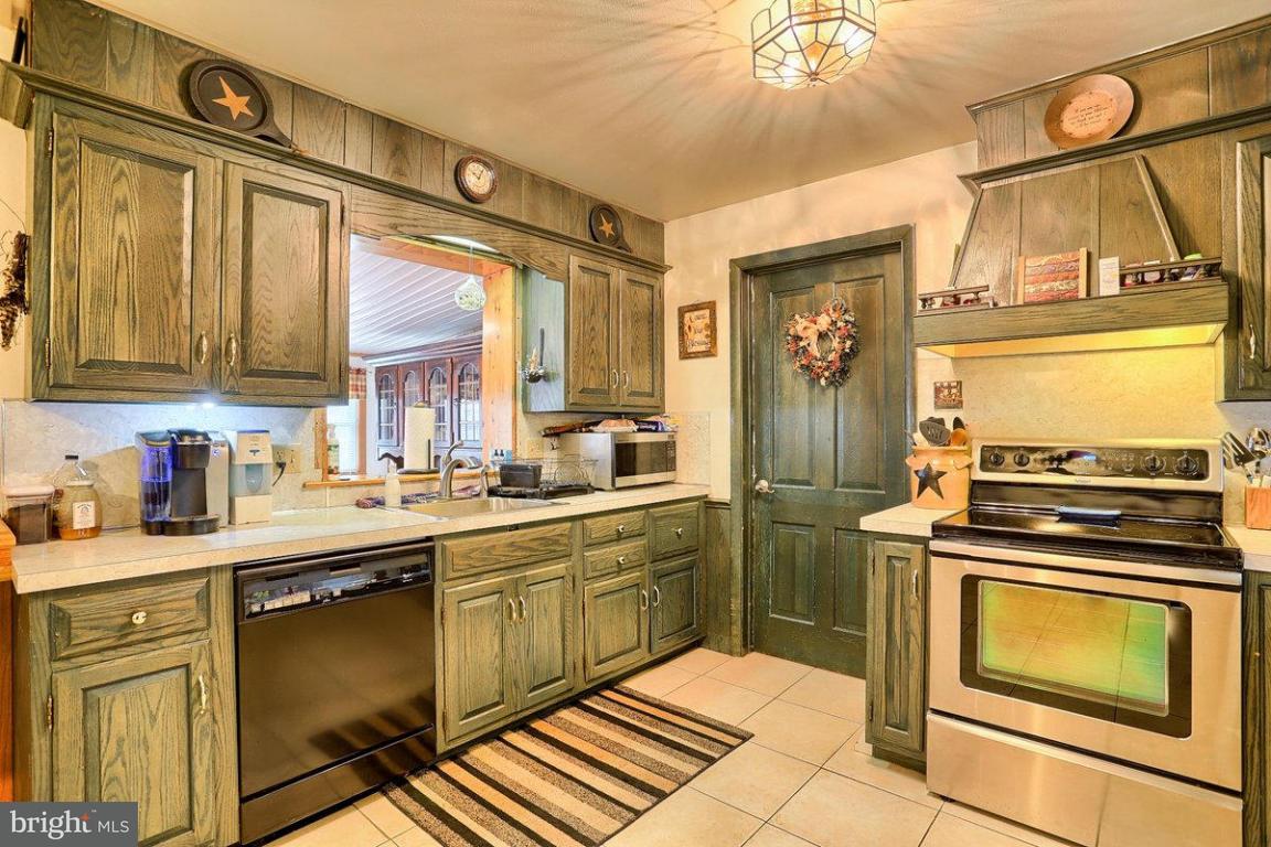 123 Oakview Road Lancaster, PA 17602 - Photo 11 of 32 Gallery Image 11