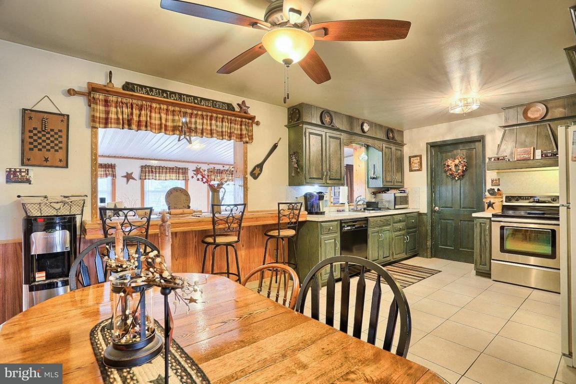 123 Oakview Road Lancaster, PA 17602 - Photo 7 of 32 Gallery Image 7