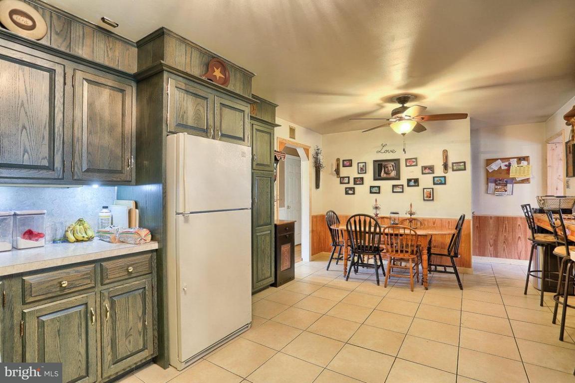 123 Oakview Road Lancaster, PA 17602 - Photo 10 of 32 Gallery Image 10