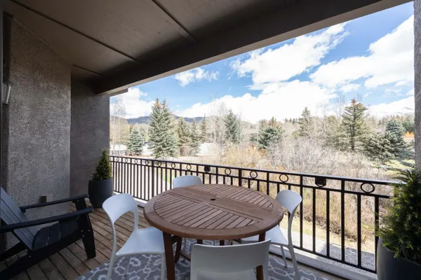 $1,595,000 | 2807 Summit 1 Condo Drive, Unit 7, Sun Valley, ID 83353