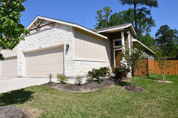 $1,845 | 106 Wickersham, Unit B, Conroe, TX 77304