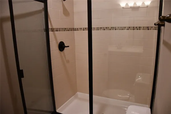 $1,845 | 106 Wickersham, Unit B, Conroe, TX 77304