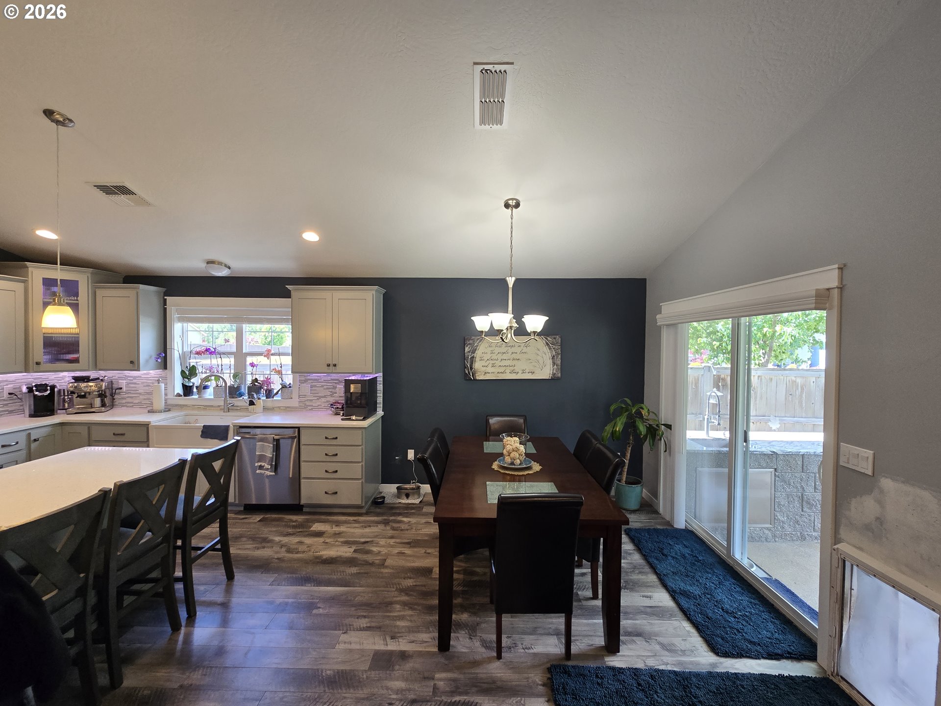 266 Retirement Lane Cave Junction, OR 97523 - Photo 23 of 44