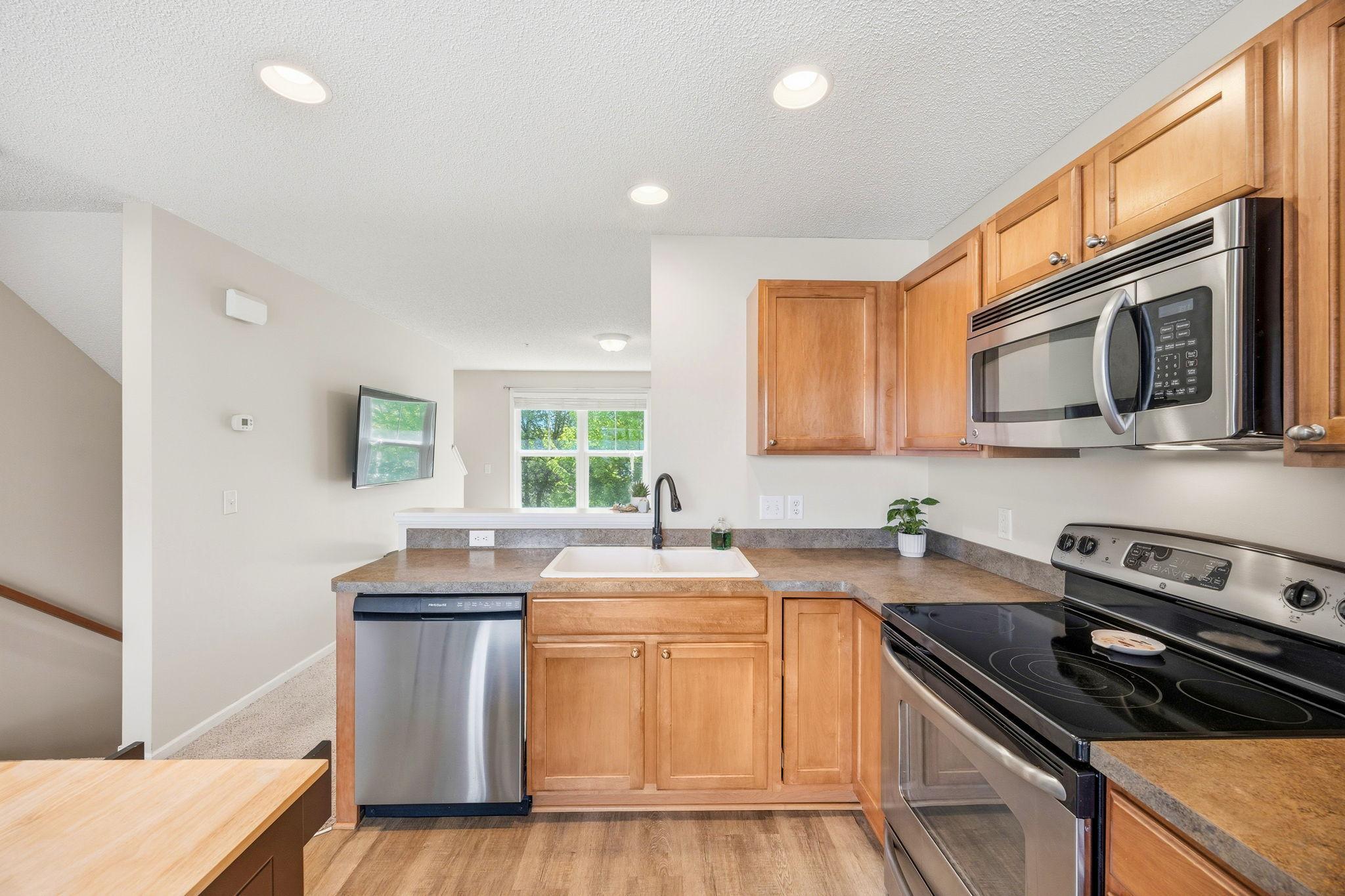 3115 Clover Ridge Drive Chaska, MN 55318 - Photo 4 of 22