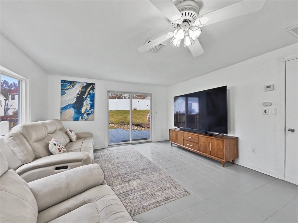 23 Rachel Street Springfield, MA 01129 - Photo 11 of 35