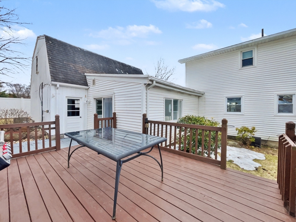 23 Rachel Street Springfield, MA 01129 - Photo 27 of 35