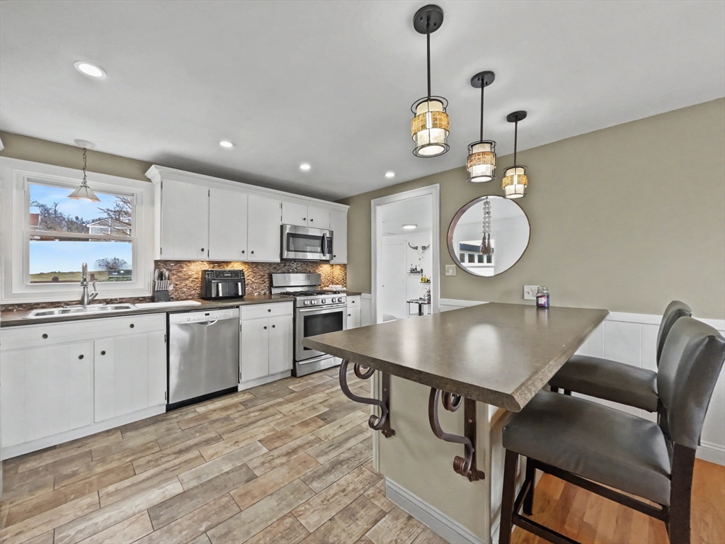 23 Rachel Street Springfield, MA 01129 - Photo 5 of 35