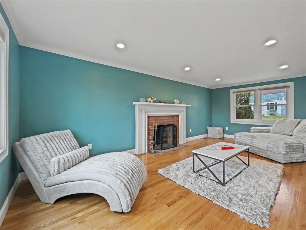 23 Rachel Street Springfield, MA 01129 - Photo 8 of 35