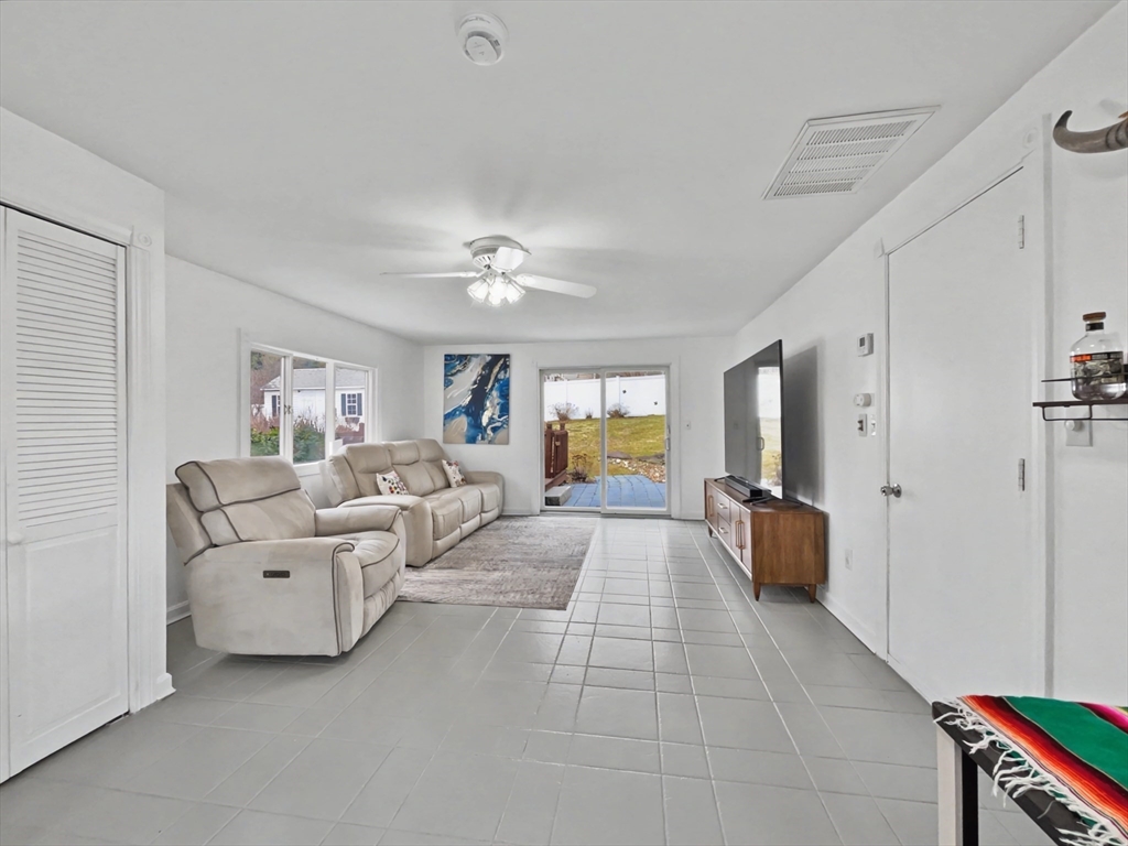 23 Rachel Street Springfield, MA 01129 - Photo 10 of 35