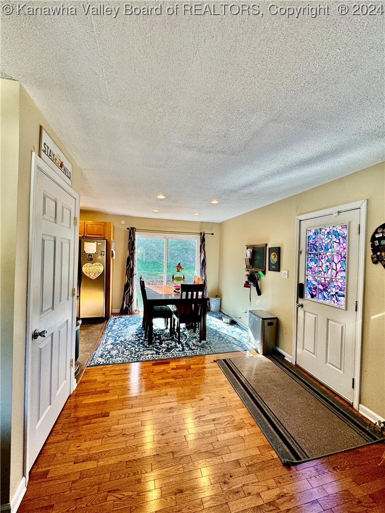 111 Roberts Road Dunbar, WV 25064 - Photo 6 of 23 Gallery Image 6