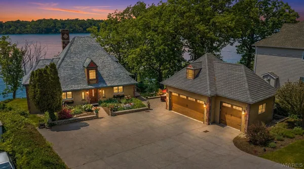 $1,195,000 | 4090 Lower River Road, Lewiston, NY 14174