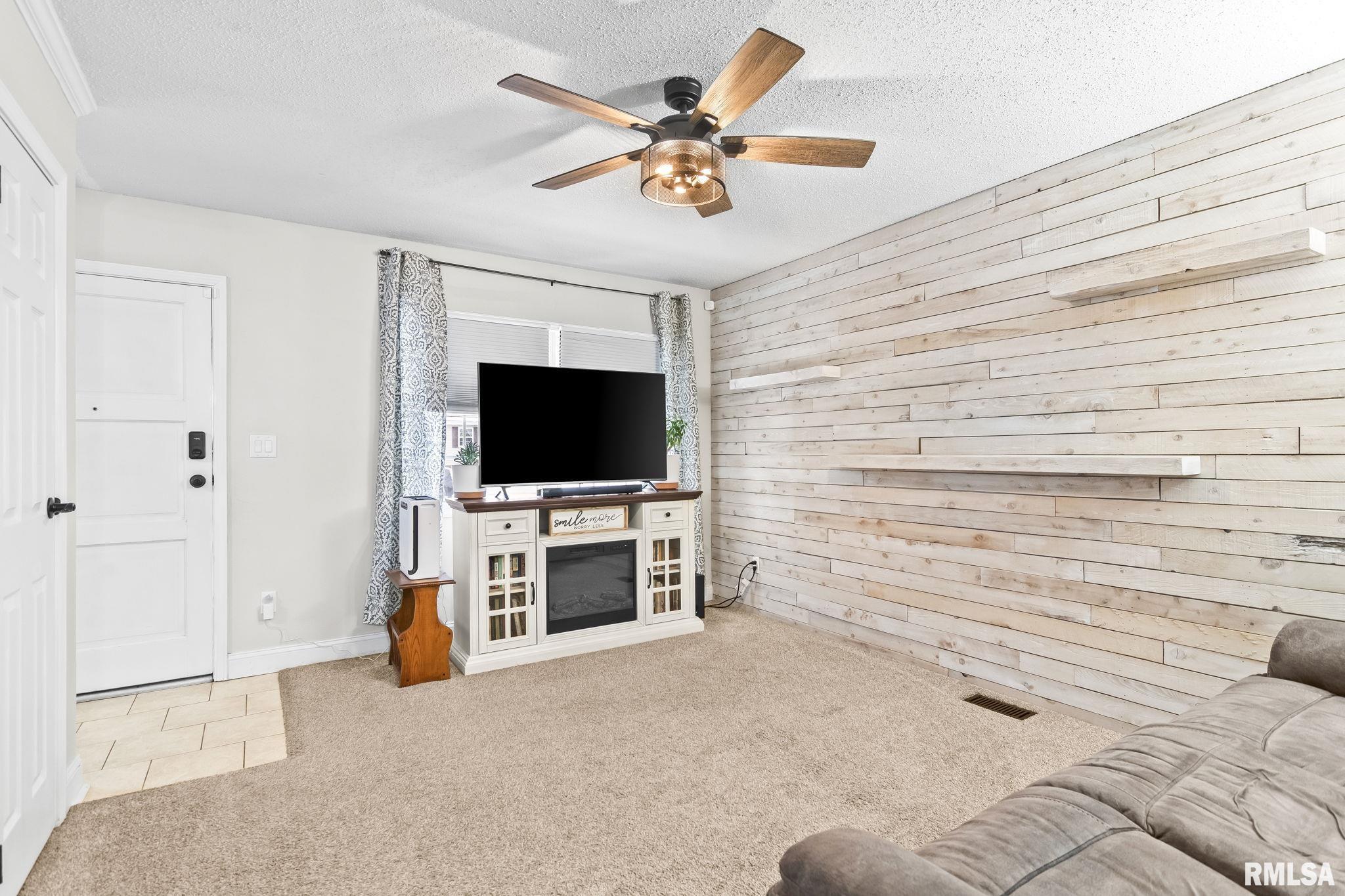 2512 Sutherland Road Springfield, IL 62702 - Photo 3 of 29